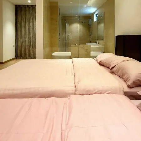 Classic & Comfy 2 Bedroom Condo Georgetown 温馨爵士双房公寓